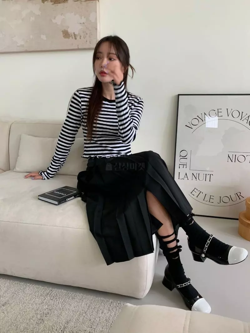 Rooms shop - Korean Women Fashion - #womensfashion - Fring Tee