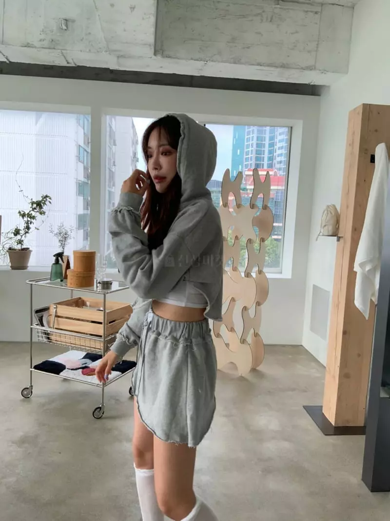 Rooms shop - Korean Women Fashion - #womensfashion - Artty Hoody Zip-up - 9