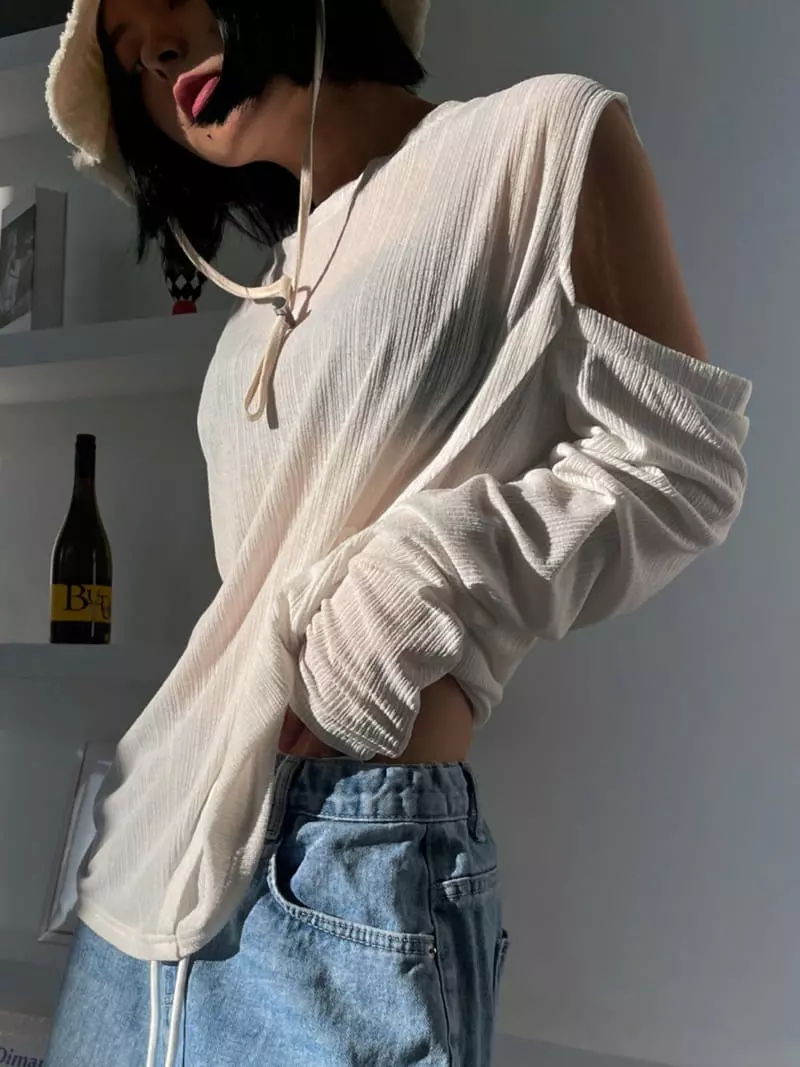 Rooof - Korean Women Fashion - #womensfashion - Shoulder Slit Tee - 4