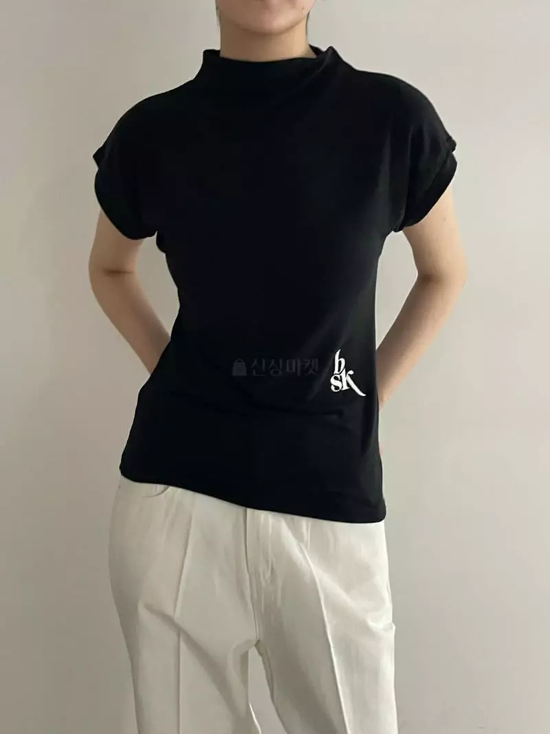 Rooof - Korean Women Fashion - #momslook - Alpabet Turtleneck Tee