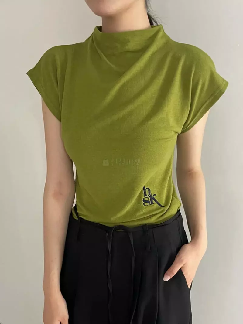 Rooof - Korean Women Fashion - #momslook - Alpabet Turtleneck Tee - 3