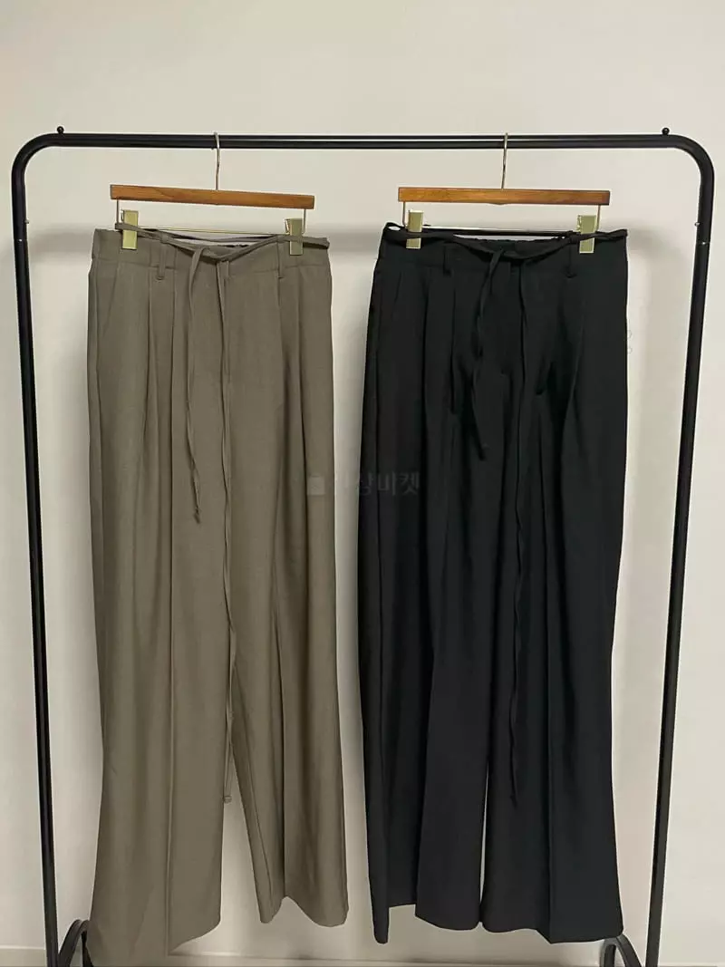 Rooof - Korean Women Fashion - #momslook - Solid Strap Pants - 10