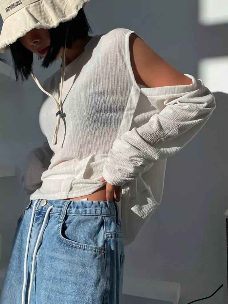 Rooof - Korean Women Fashion - #womensfashion - Shoulder Slit Tee
