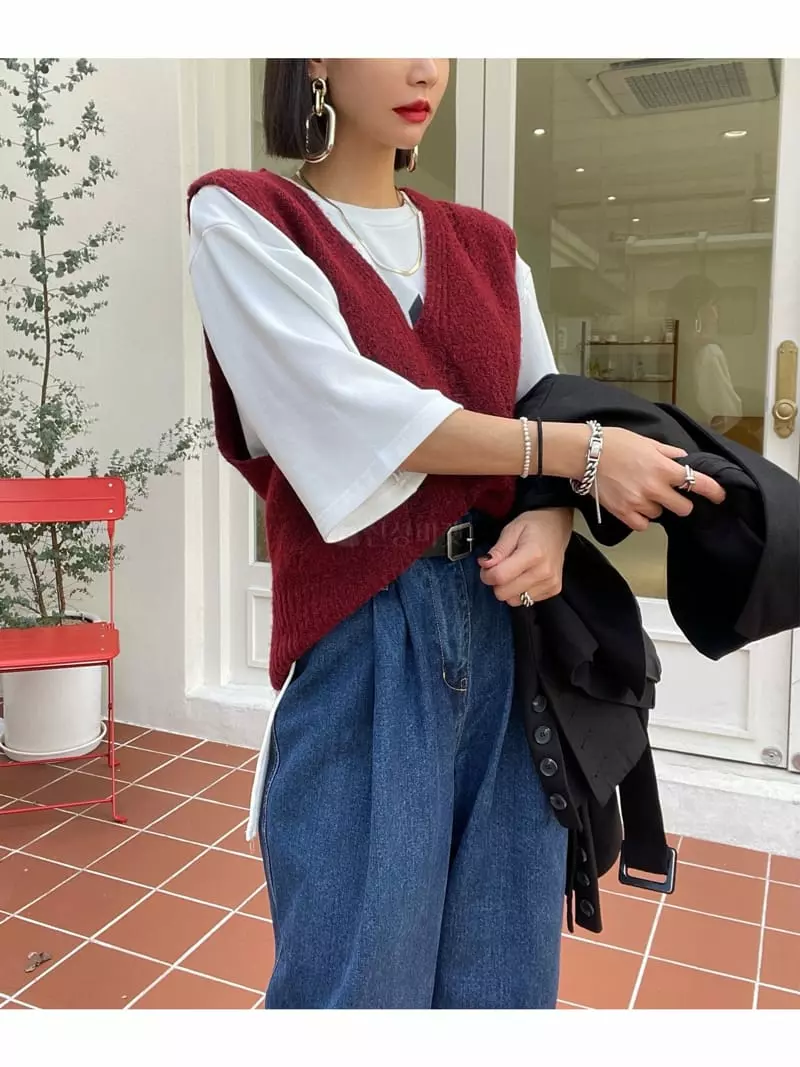 Ryon - Korean Women Fashion - #momslook - Split Vest - 5