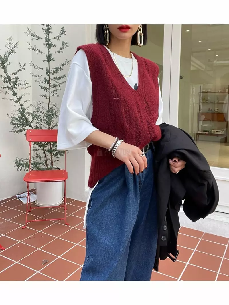 Ryon - Korean Women Fashion - #momslook - Split Vest - 7