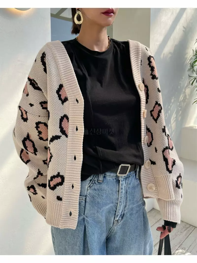 Ryon - Korean Women Fashion - #momslook - Leo V Cardigan
