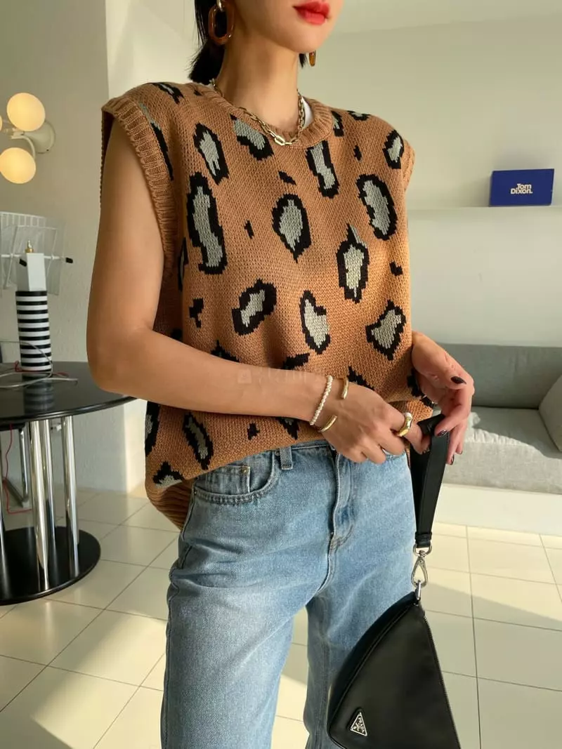 Ryon - Korean Women Fashion - #momslook - Leo R Vest - 12