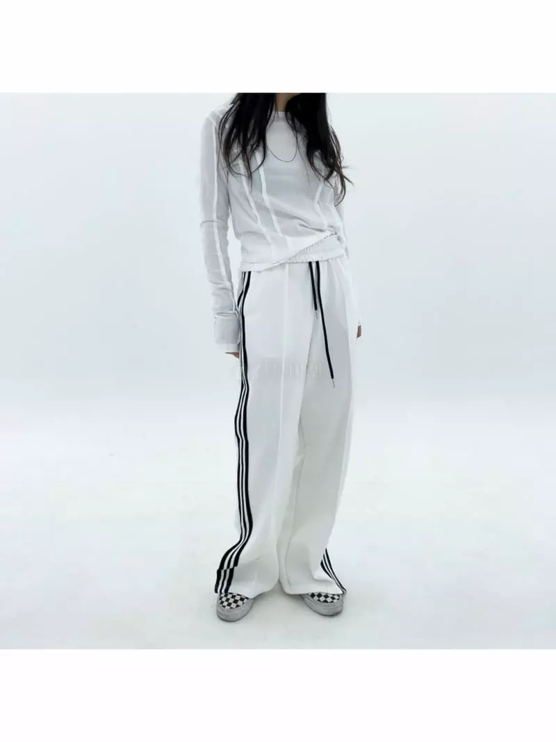 Ryon - Korean Women Fashion - #momslook - Deggi Tee - 5