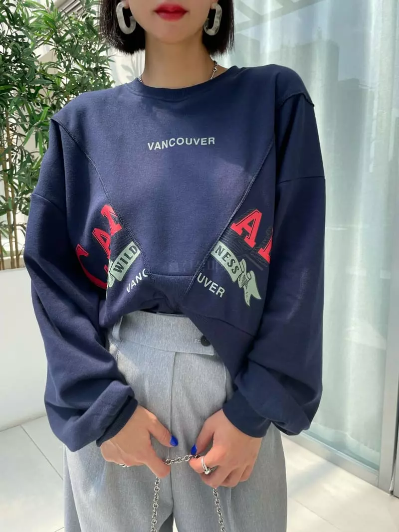 Ryon - Korean Women Fashion - #pursuepretty - Slit Sweatshirt - 4