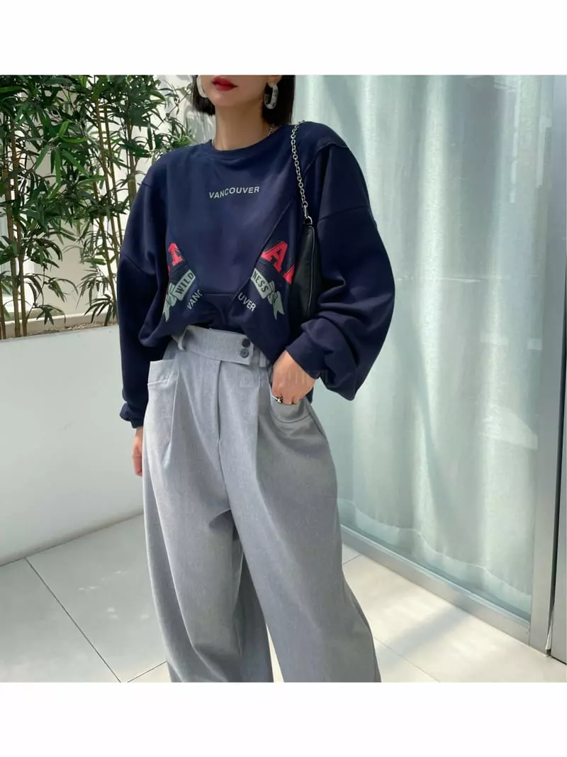 Ryon - Korean Women Fashion - #vintagekidsstyle - Slit Sweatshirt - 2
