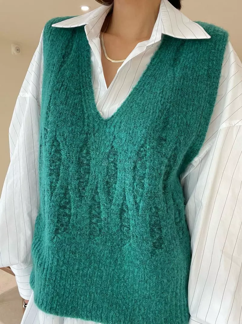 Ryon - Korean Women Fashion - #momslook - Split Vest - 4