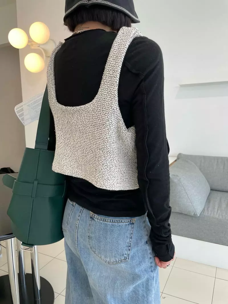 Ryon - Korean Women Fashion - #womensfashion - Quilting Vest - 9