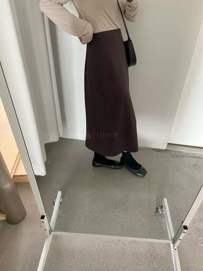 Soapyroom - Korean Women Fashion - #momslook - Lake Long Skirt - 2
