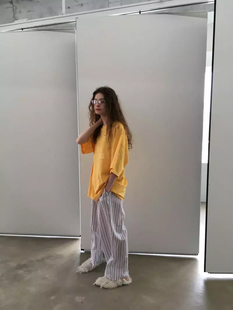 Soapyroom - Korean Women Fashion - #momslook - Dau Short Sleeves Tee - 2