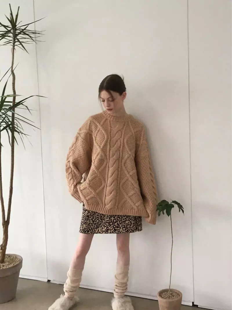 Soapyroom - Korean Women Fashion - #vintageinspired - Amond Cable Knit Tee - 5