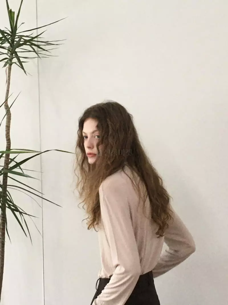 Soapyroom - Korean Women Fashion - #vintagekidsstyle - Soft Turtleneck Tee - 3