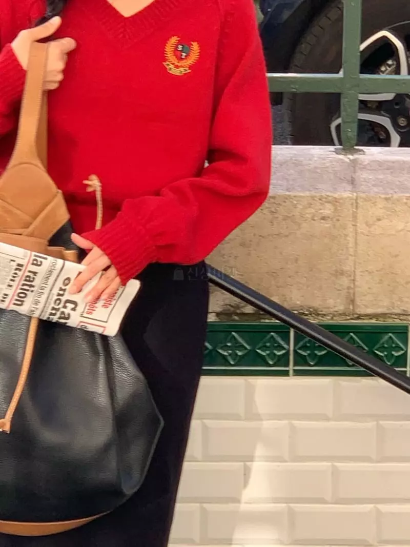 Sold Out - Korean Women Fashion - #momslook - Denta Raglan Sweatshirt - 10