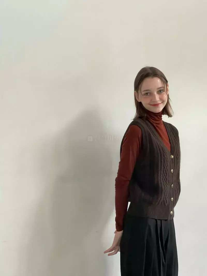 Sold Out - Korean Women Fashion - #womensfashion - Fox Racoon Vest - 10