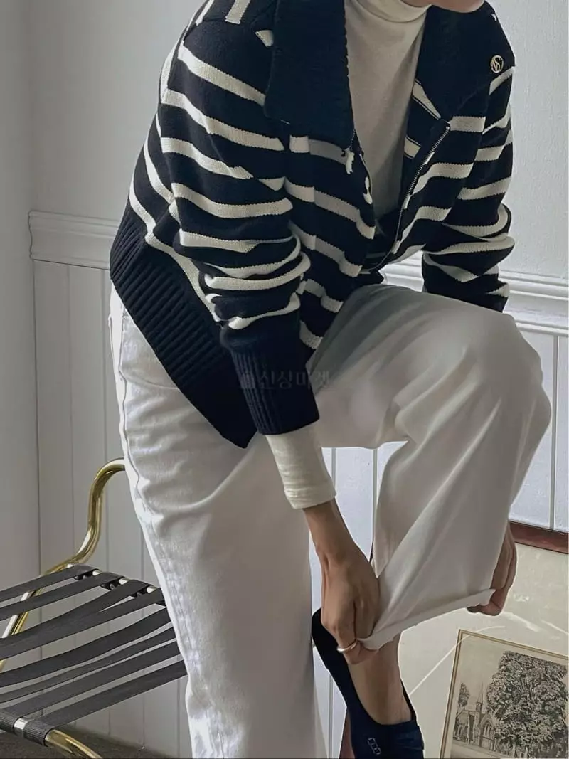 Sono De Seoul - Korean Women Fashion - #momslook - Stripes Zip-up Knit