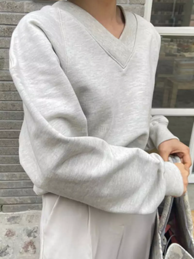 Sono De Seoul - Korean Women Fashion - #momslook - Row V Neck Crop Sweatshirt - 10