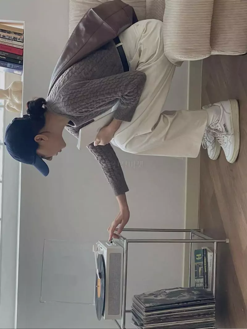Sono De Seoul - Korean Women Fashion - #pursuepretty - Banesu Knit Tee - 5