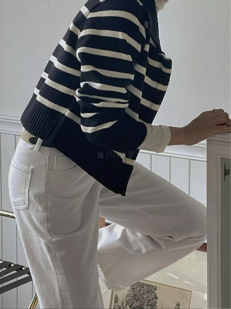 Sono De Seoul - Korean Women Fashion - #womensfashion - Stripes Zip-up Knit - 8