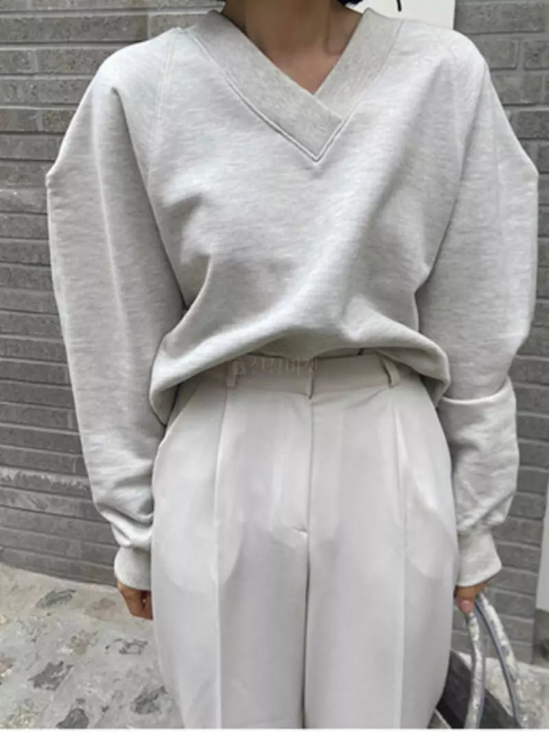 Sono De Seoul - Korean Women Fashion - #womensfashion - Row V Neck Crop Sweatshirt - 7