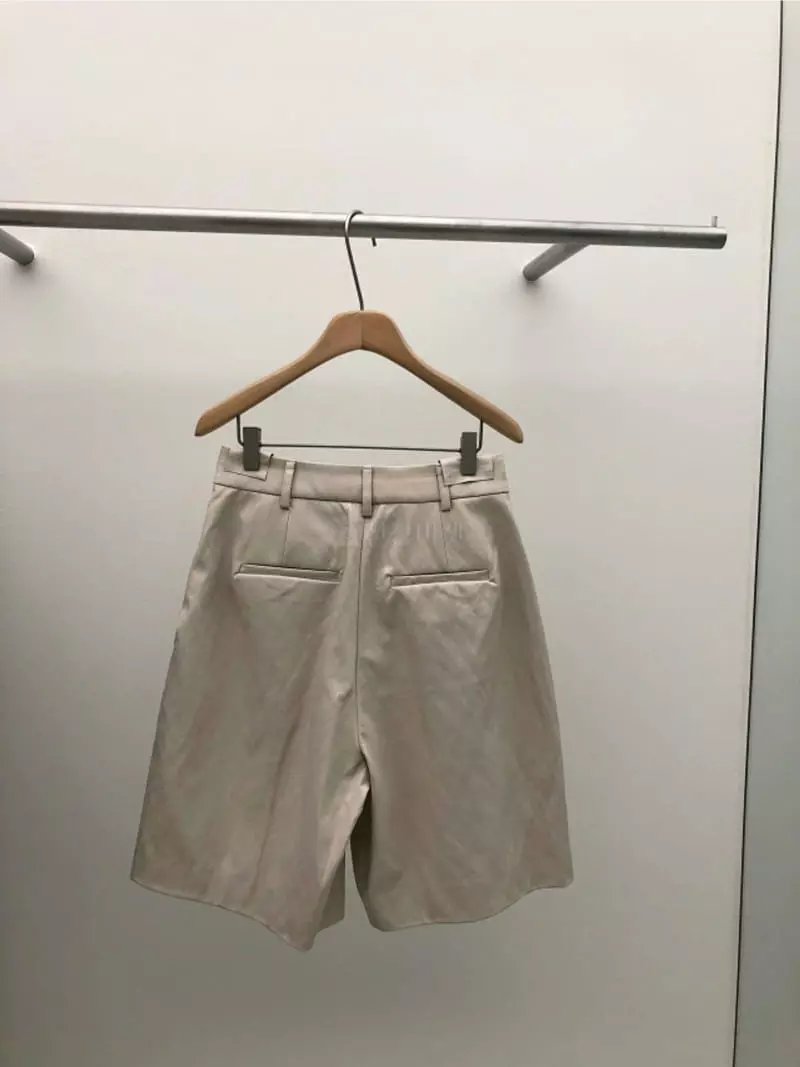 Stable - Korean Women Fashion - #momslook - Look Leather Shorts - 6