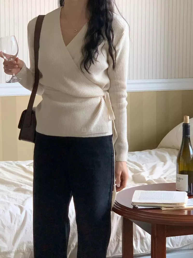 Sunday - Korean Women Fashion - #romanticstyle - Lig Wrap Knit Tee - 5
