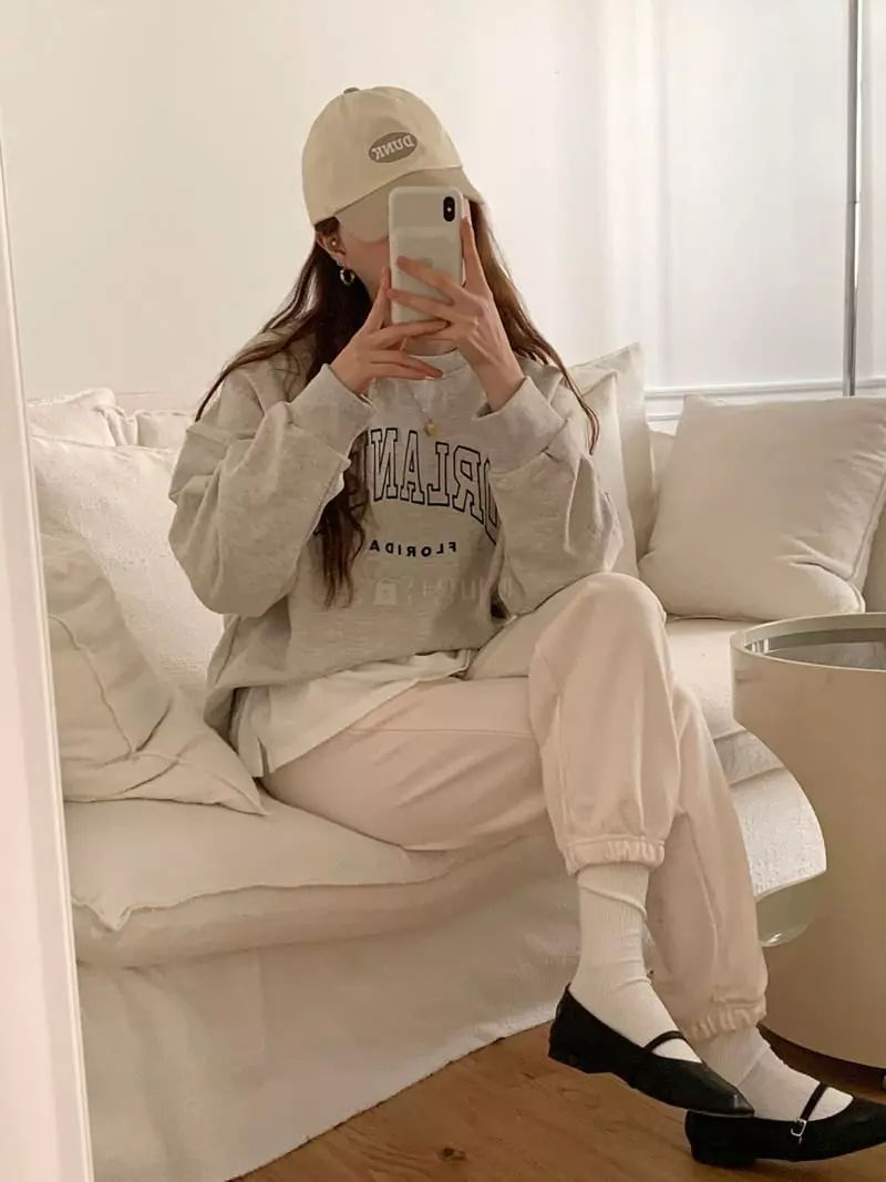Sunday - Korean Women Fashion - #vintagekidsstyle - Orlando Embroidery Sweatshirt - 3