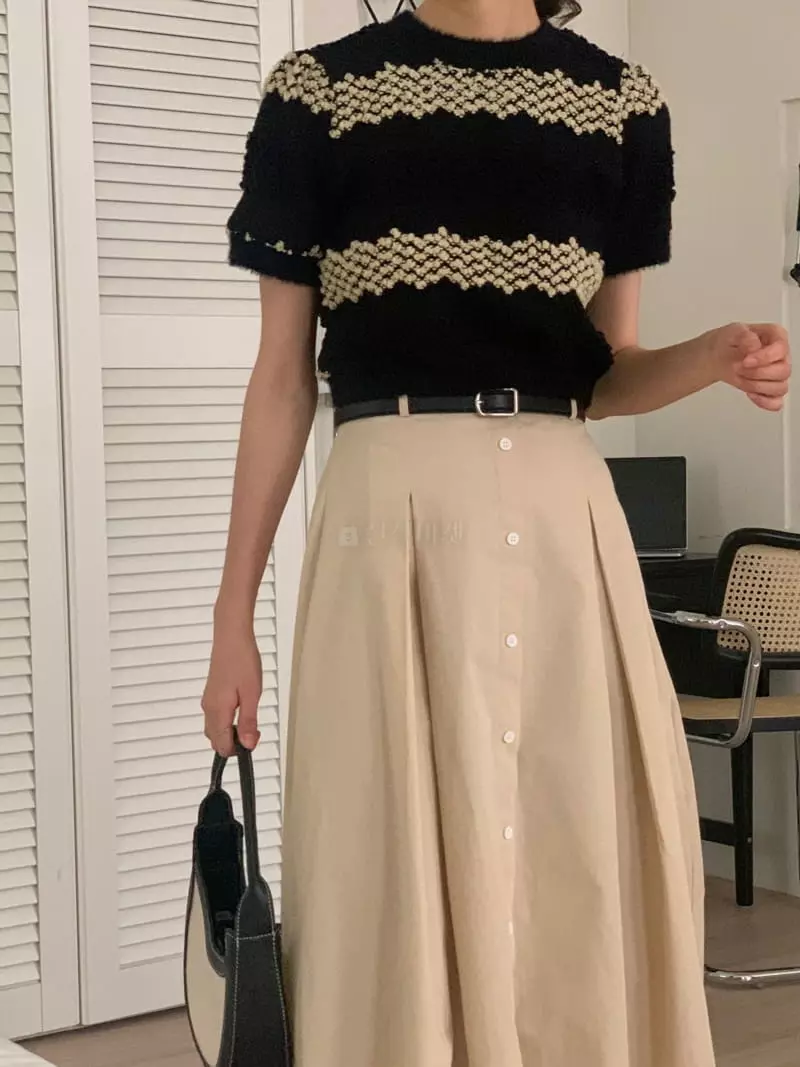 Tacit - Korean Women Fashion - #momslook - Mango Crop Knit Tee  - 5