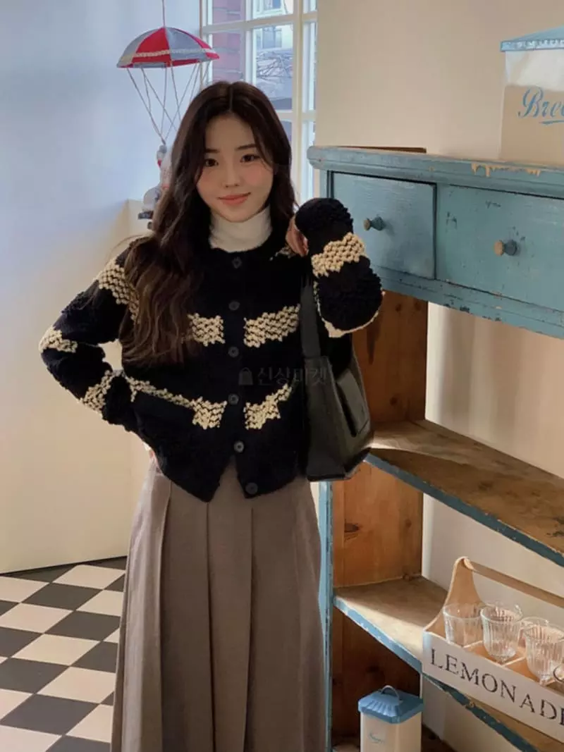 Tacit - Korean Women Fashion - #thelittlethings - Mang Gu Cardigan - 3