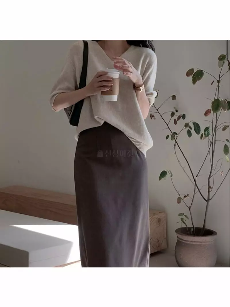 Tahiti - Korean Women Fashion - #momslook - Dilly V Knit Tee - 2