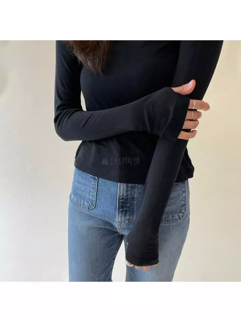 Talktalk - Korean Women Fashion - #womensfashion - Cold Crop Half Neck Tee - 4