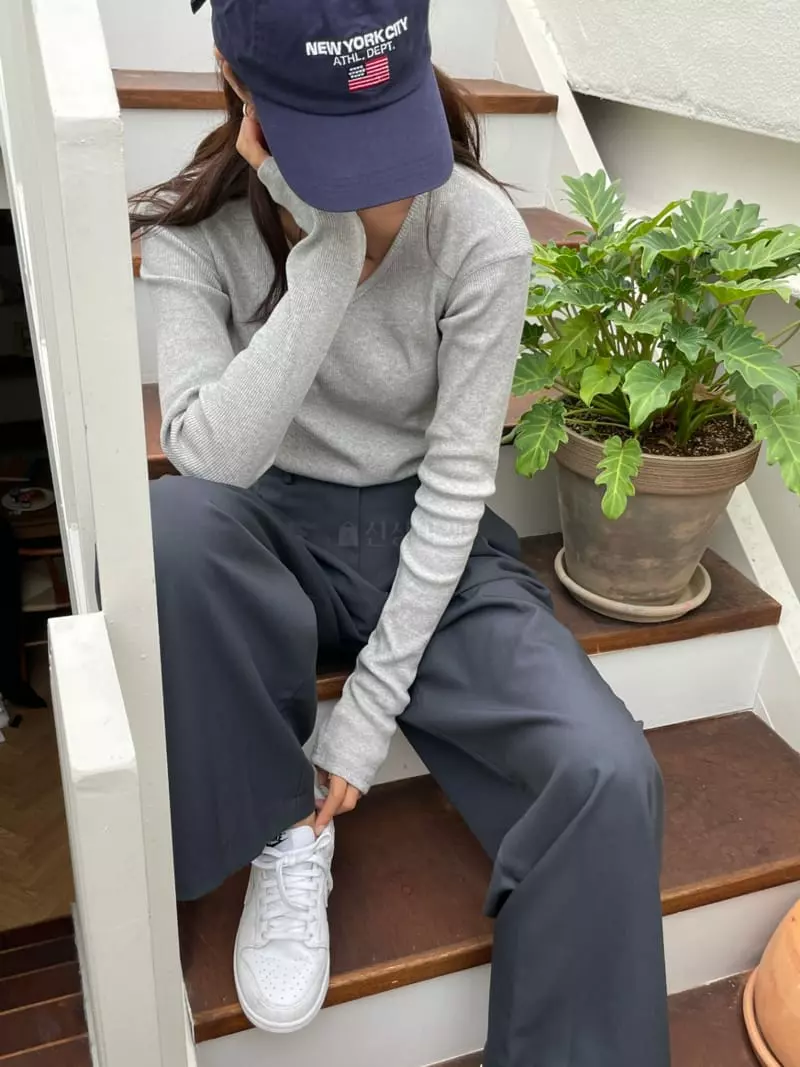 Talktalk - Korean Women Fashion - #momslook - Soldy V Tee - 7
