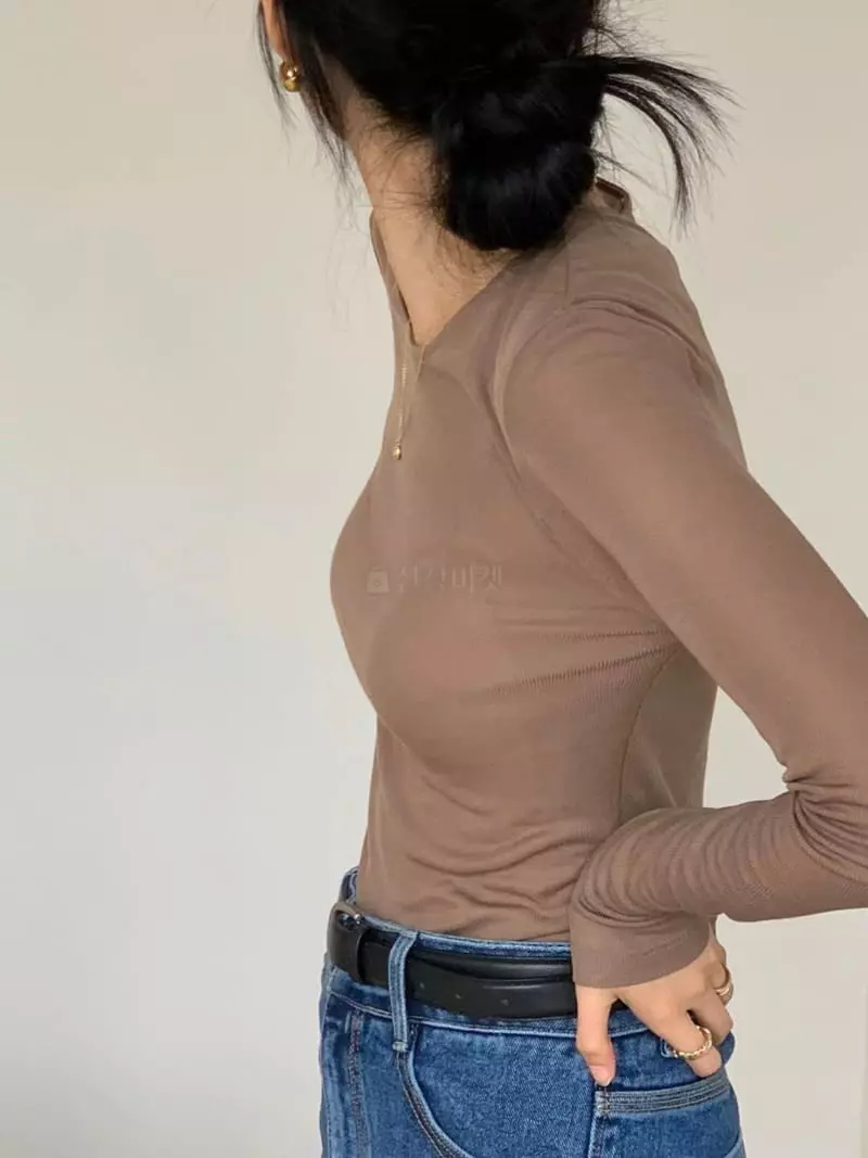 Talktalk - Korean Women Fashion - #momslook - Mello Round Tee