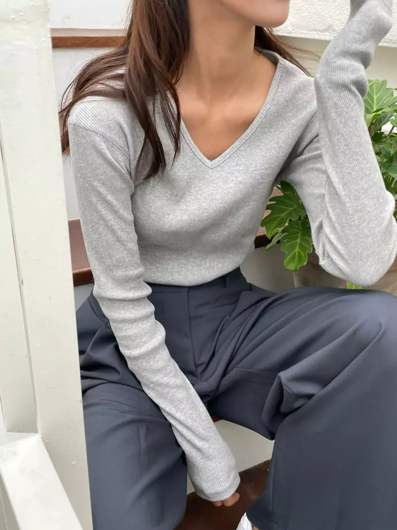 Talktalk - Korean Women Fashion - #pursuepretty - Soldy V Tee