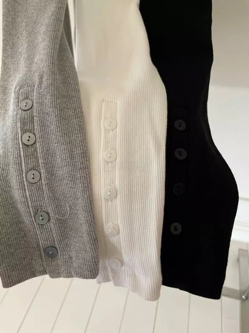 Talktalk - Korean Women Fashion - #womensfashion - Soldy Button Tee - 11