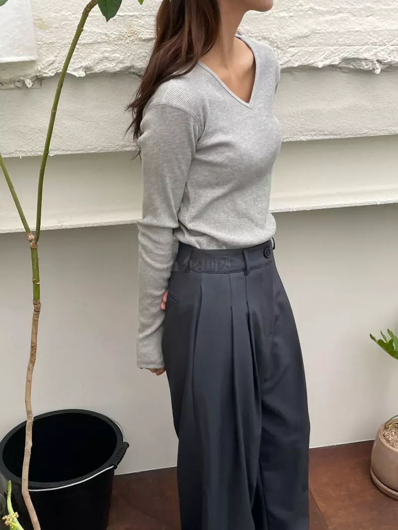 Talktalk - Korean Women Fashion - #womensfashion - Soldy V Tee - 12