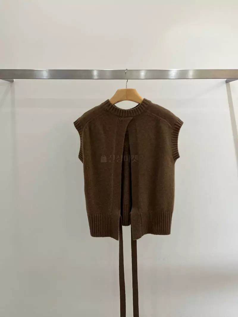 Taste - Korean Women Fashion - #momslook - Back Detail Slit Vest - 5