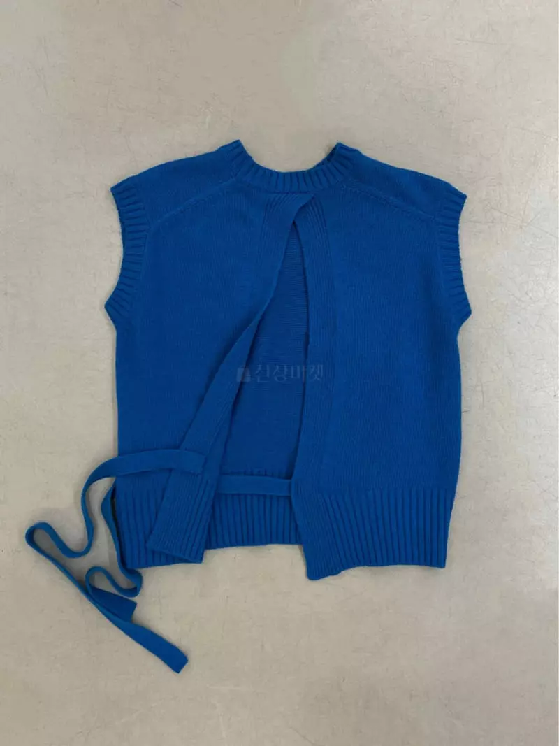 Taste - Korean Women Fashion - #momslook - Back Detail Slit Vest - 9