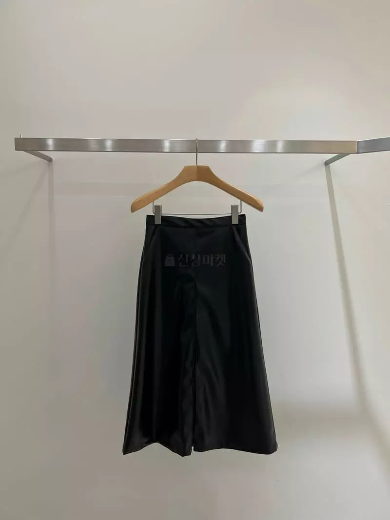 Taste - Korean Women Fashion - #momslook - Leather Slit Skirt - 5