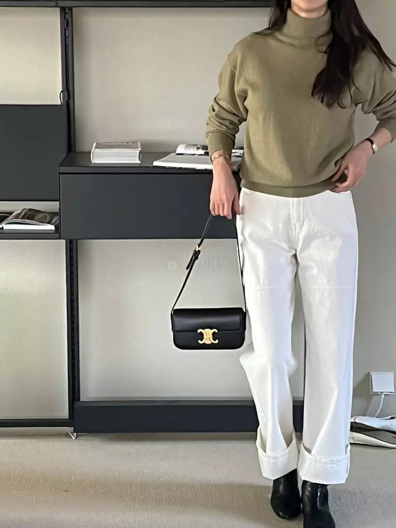 Taste - Korean Women Fashion - #womensfashion - Cash Slit Turtleneck Knit Tee - 5