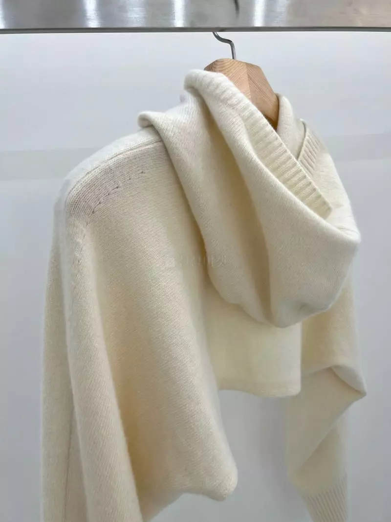 Taste - Korean Women Fashion - #momslook - Cash Baracraba Knit Tee - 4