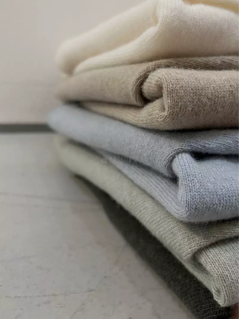 Taste - Korean Women Fashion - #womensfashion - Cash Short Knit Tee