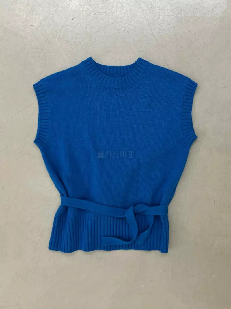 Taste - Korean Women Fashion - #womensfashion - Back Detail Slit Vest - 10