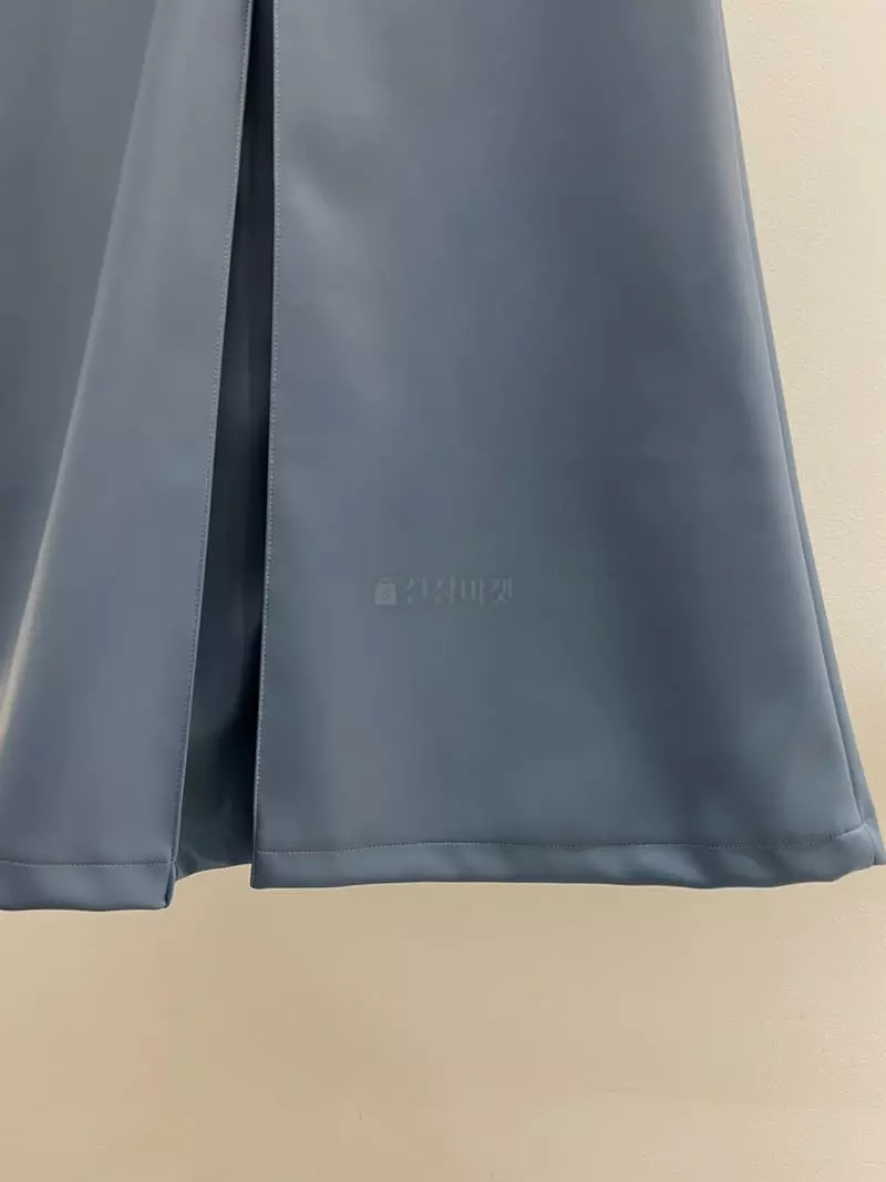 Taste - Korean Women Fashion - #momslook - Leather Slit Skirt - 4