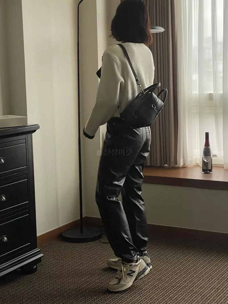 Tempting - Korean Women Fashion - #momslook - Arc Leather Pants - 8