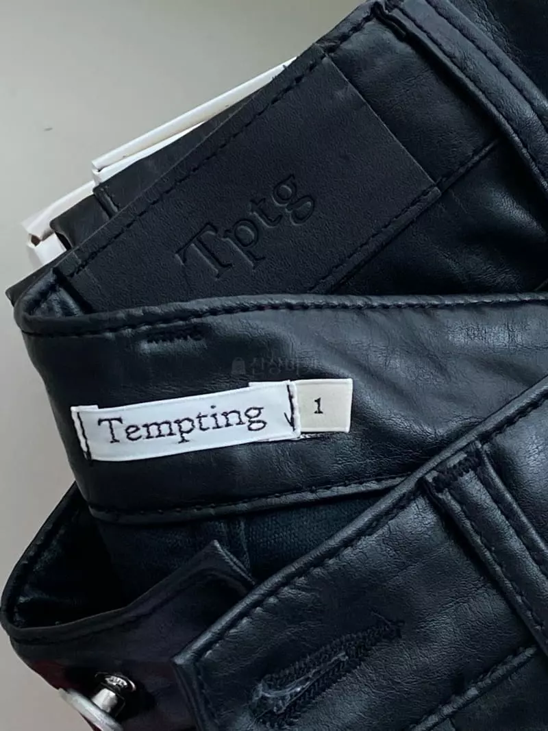 Tempting - Korean Women Fashion - #momslook - Arc Leather Pants - 9