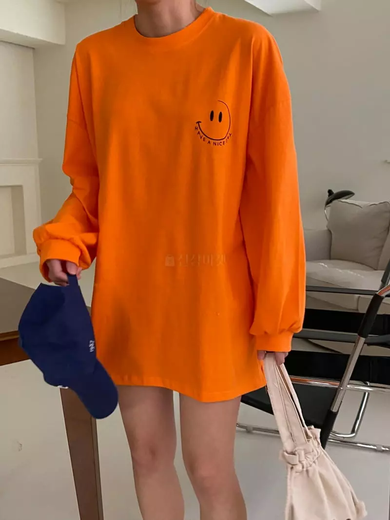 Tfarm - Korean Women Fashion - #vintageinspired - Happy Box Tee - 2